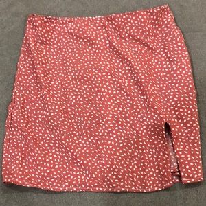 Very nice fall skirt. Hidden zipper. New without tags.